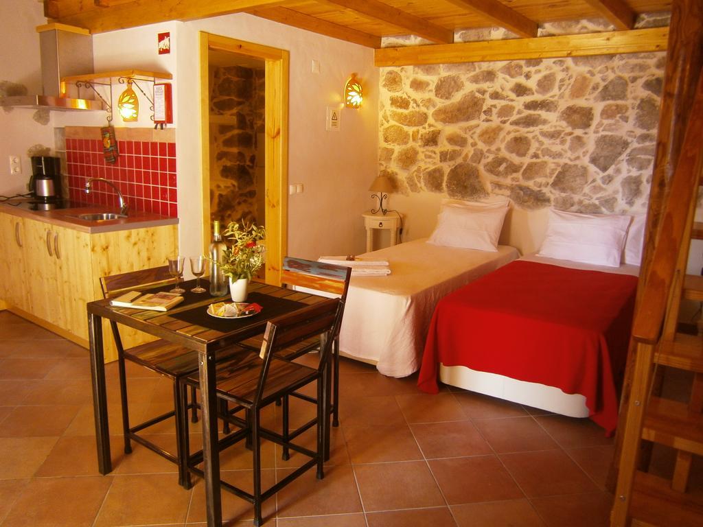 Quinta Do Tempo Turismo Rural Monchique Værelse billede